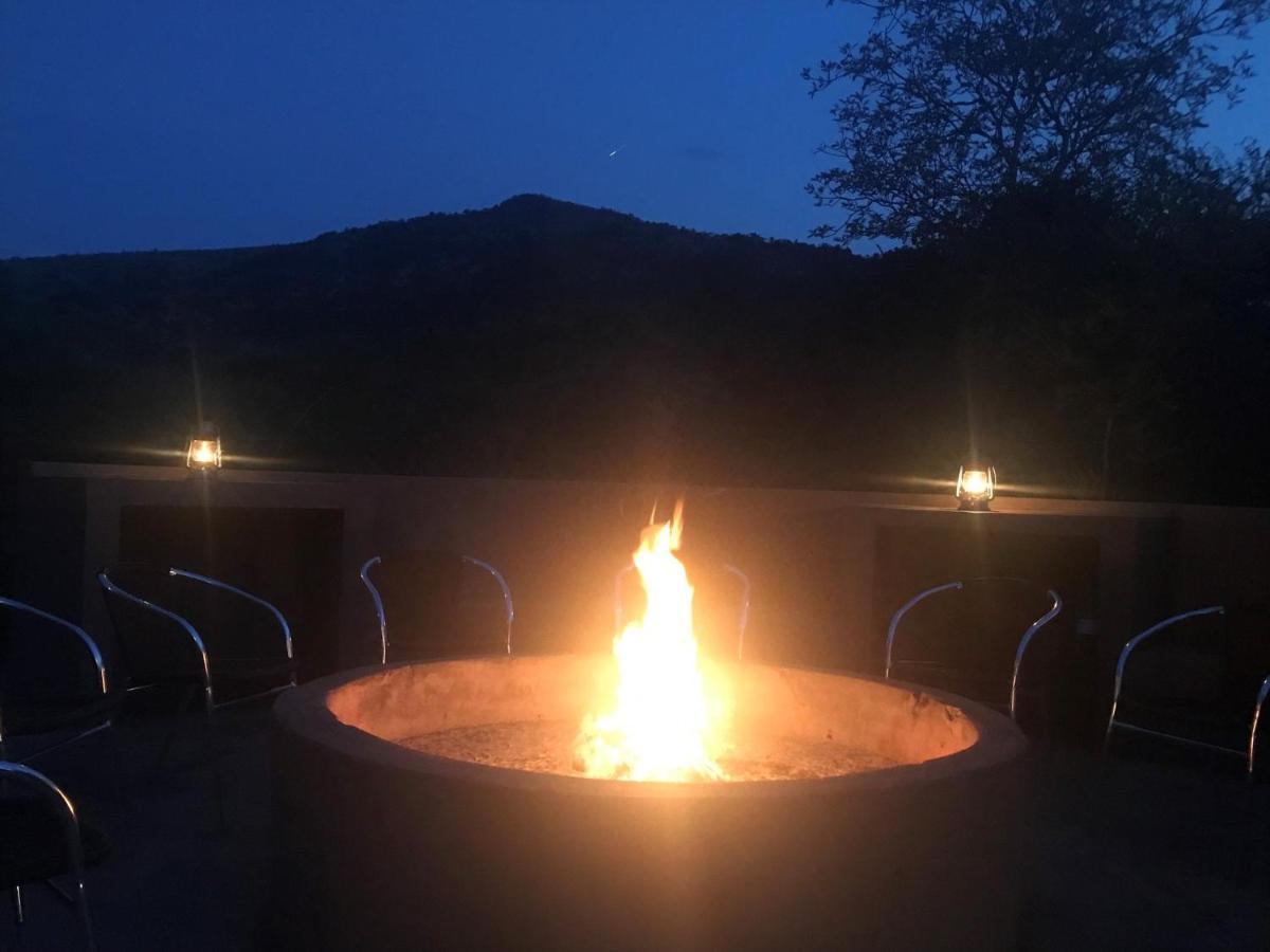 Kgorogoro Lodge Pilanesberg Exterior photo